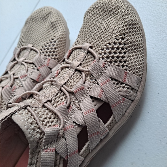 Skechers Reggae Fest Hooked Slip-On Sneaker - Picture 9 of 9